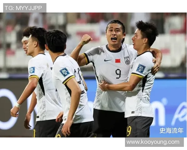 国足球星走进娱乐圈：从绿茵场到荧幕前的跨界之路与挑战